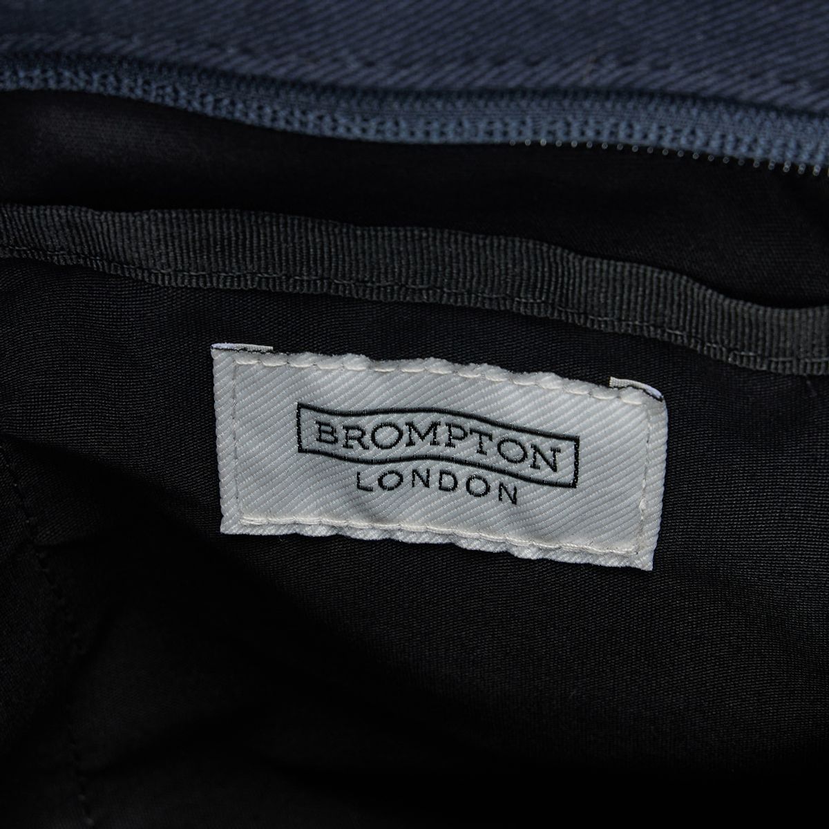 브롬톤 런던(BROMPTON LONDON) SMALL TOTE BAG - NAVY (P255ATO412)