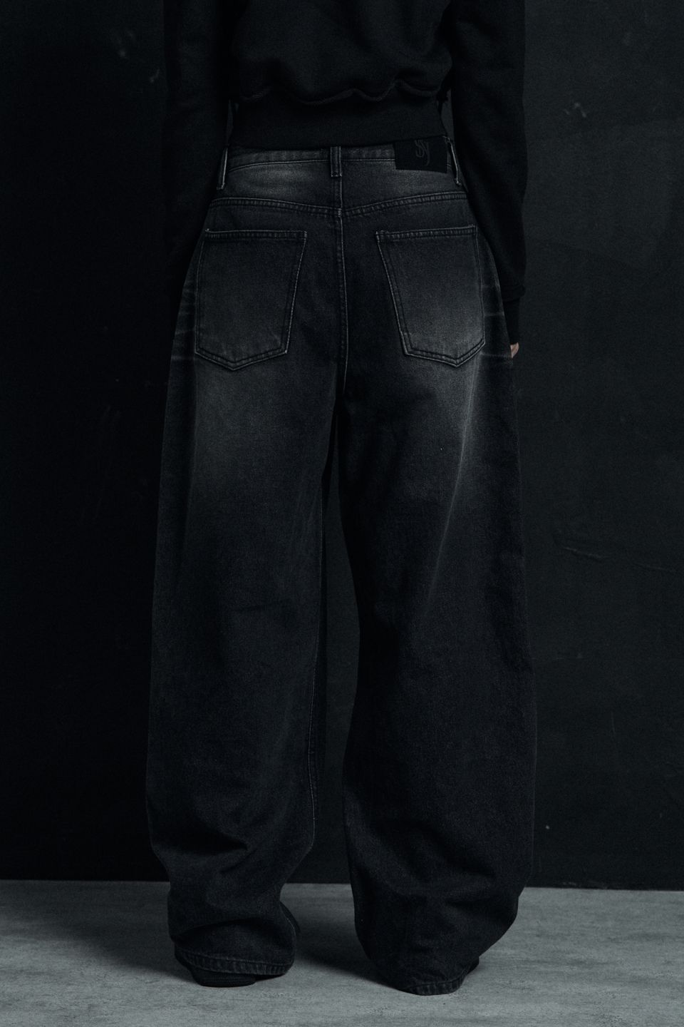 MUSINSA | SYNERJYN OVERSIZED CAT WASHING DENIM PANTS BLACK