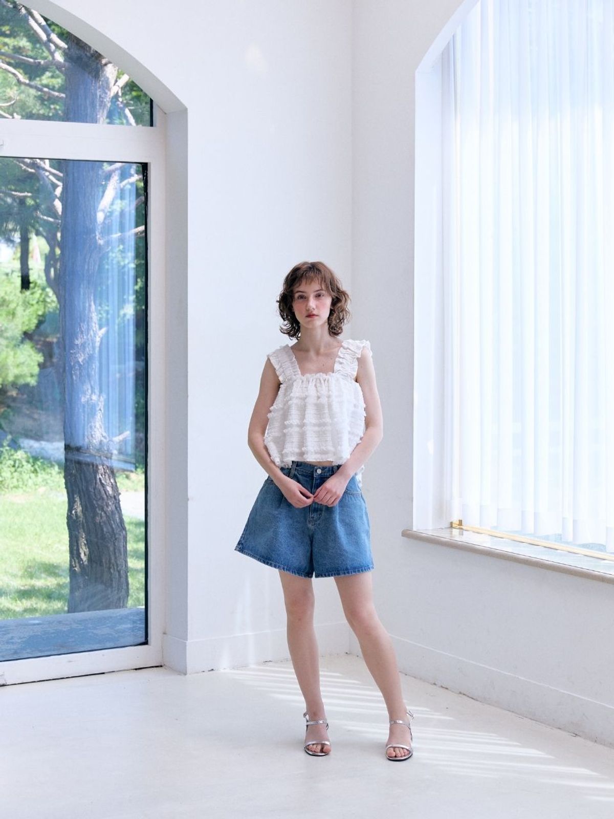 패브릭서울(FABRICSEOUL) Hugs Frill Shirring Sleeveless_white