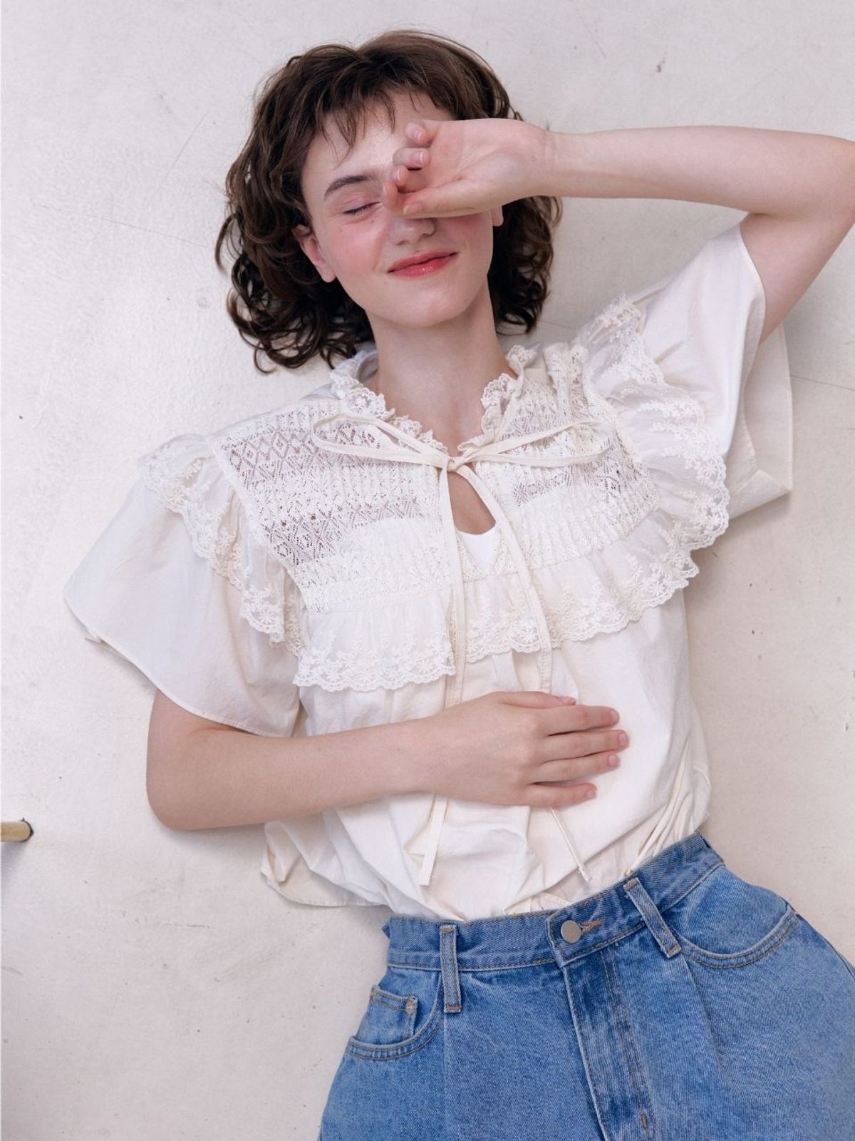 패브릭서울(FABRICSEOUL) vanilla lace collar blouse_cream