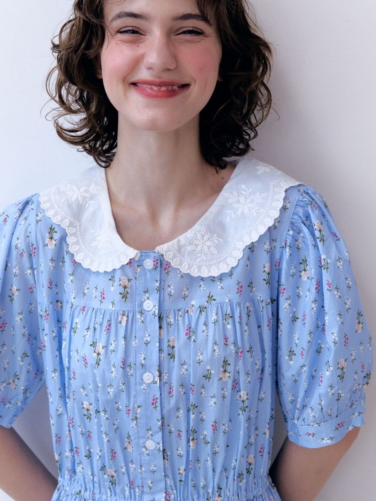 패브릭서울(FABRICSEOUL) Lace collar shirt Cancan dress