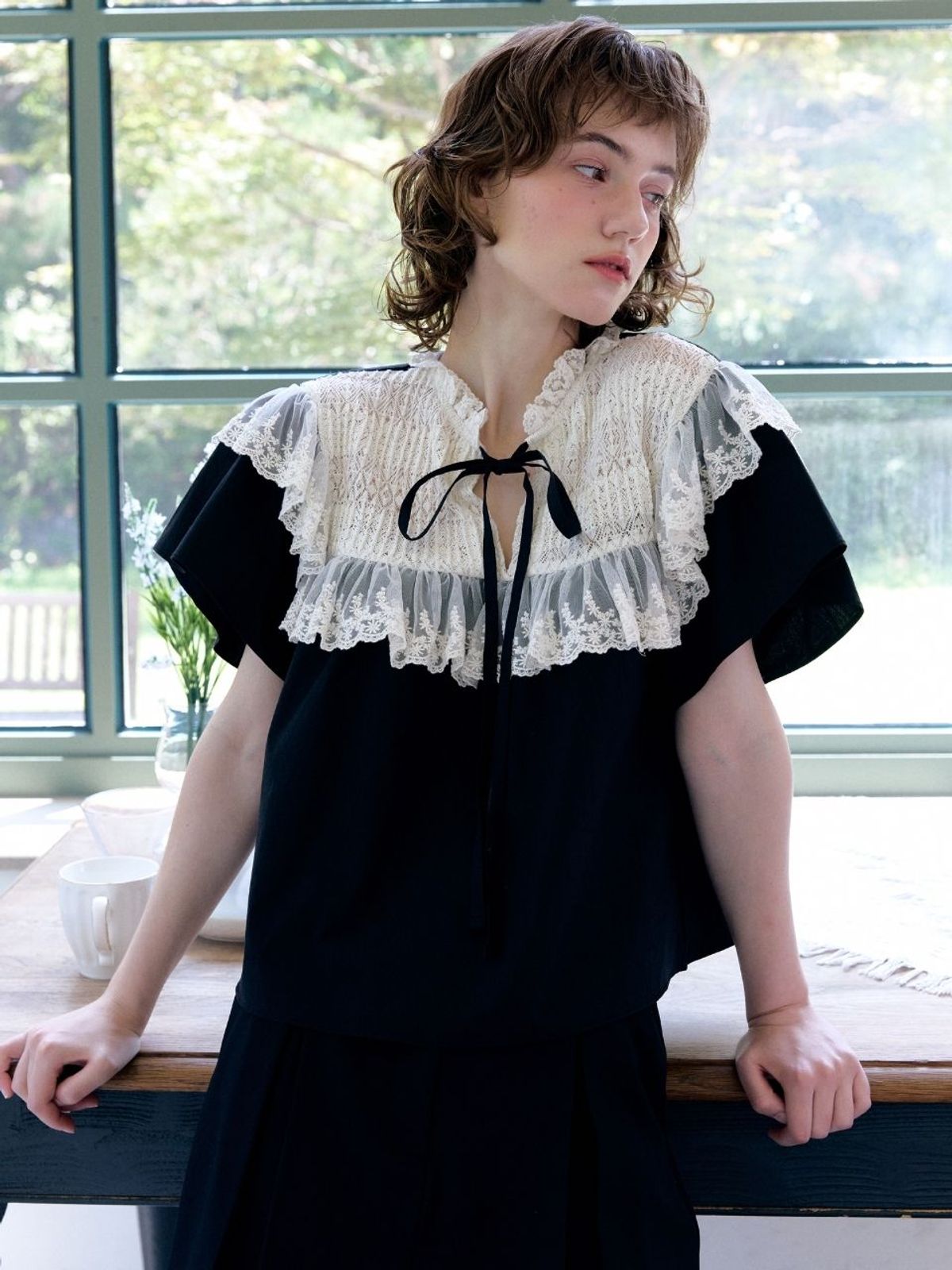 패브릭서울(FABRICSEOUL) vanilla lace collar blouse_black
