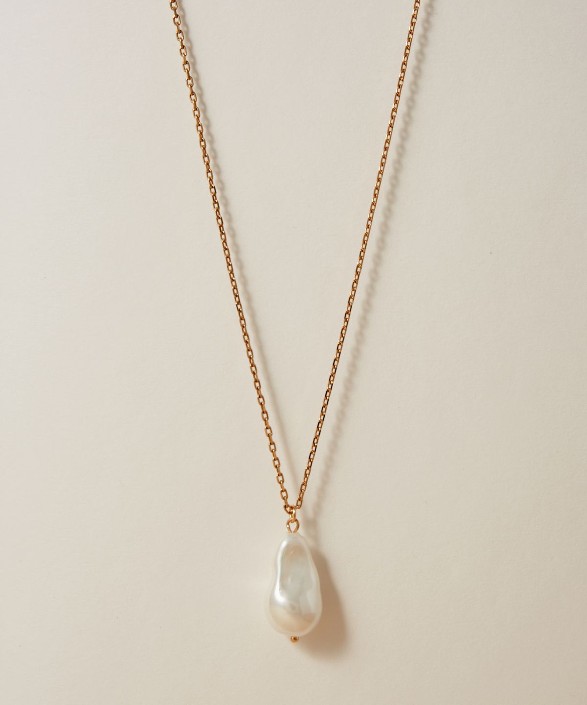 노비스도쿄(NOVICE TOKYO) 드롭 진주 롱 목걸이 Drop Pearl Long Necklace［Stainless］ / Gold
