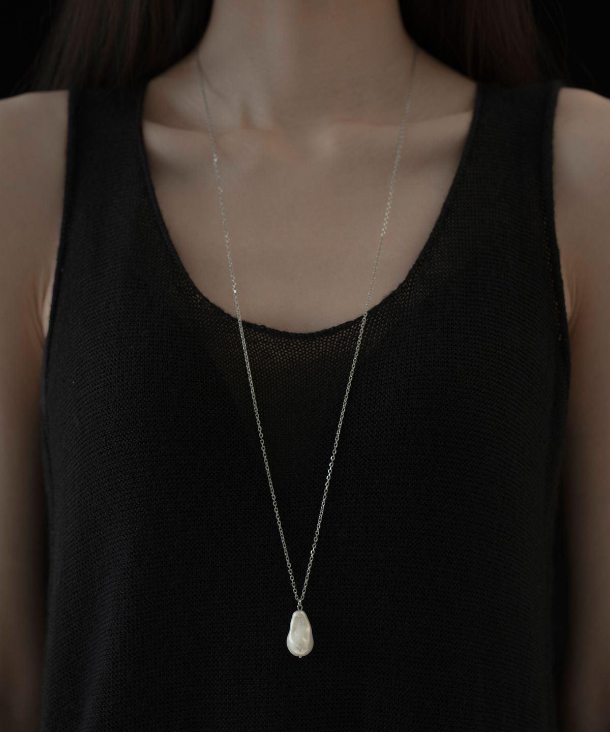 노비스도쿄(NOVICE TOKYO) 드롭 진주 롱 목걸이 Drop Pearl Long Necklace［Stainless］/ Silver