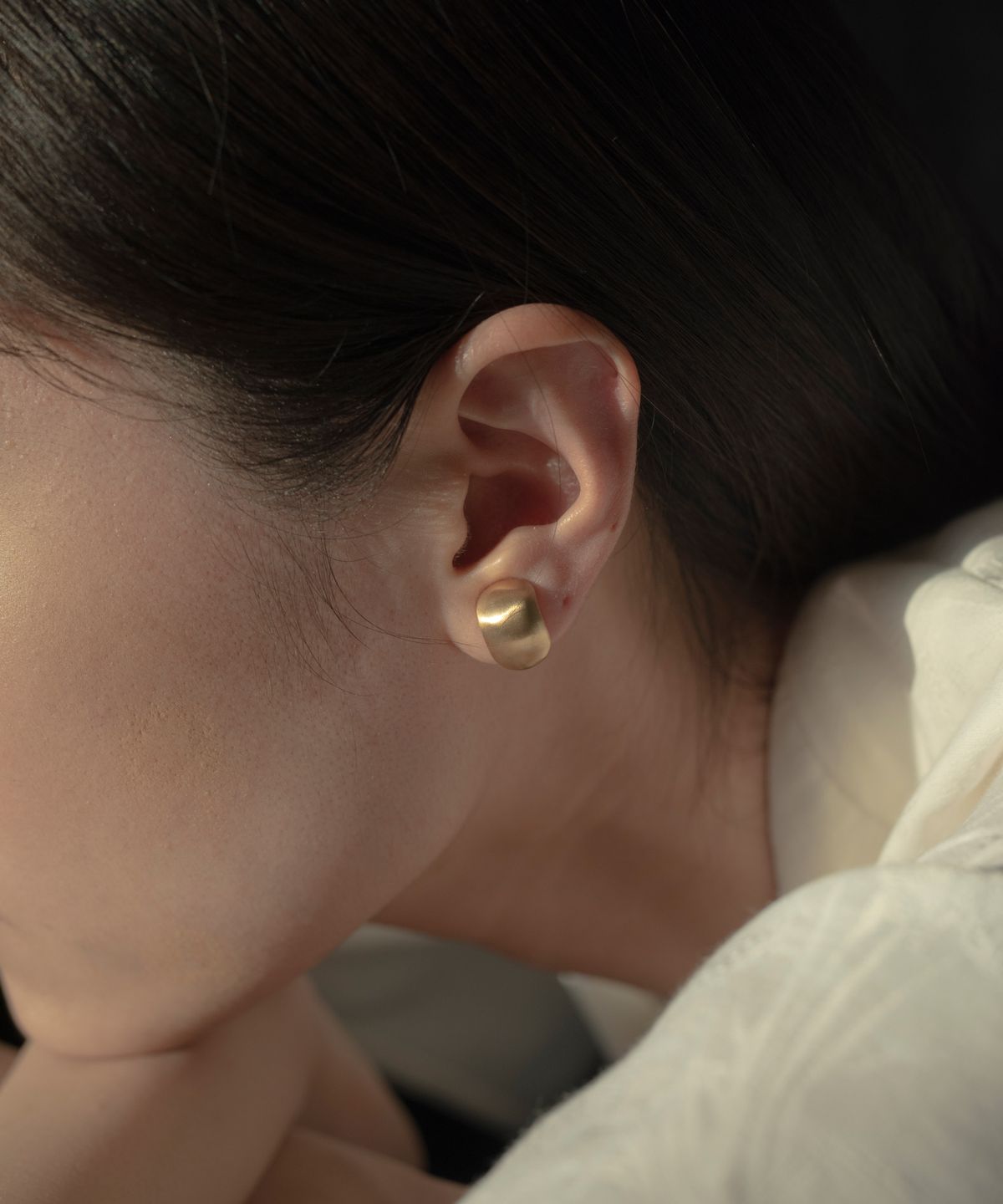 노비스도쿄(NOVICE TOKYO) 헤어라인 콩 귀걸이 Hairline Finish Beans Earring / Gold