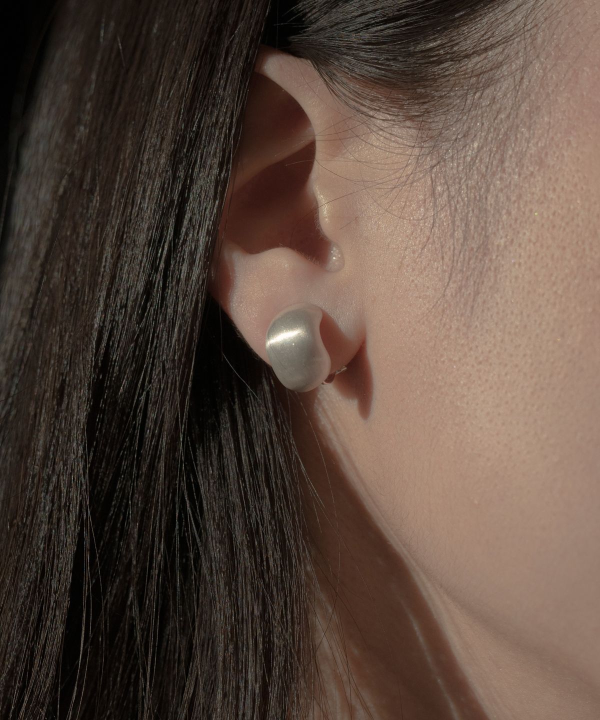 노비스도쿄(NOVICE TOKYO) 헤어라인 콩 귀걸이 Hairline Finish Beans Earring / Silver