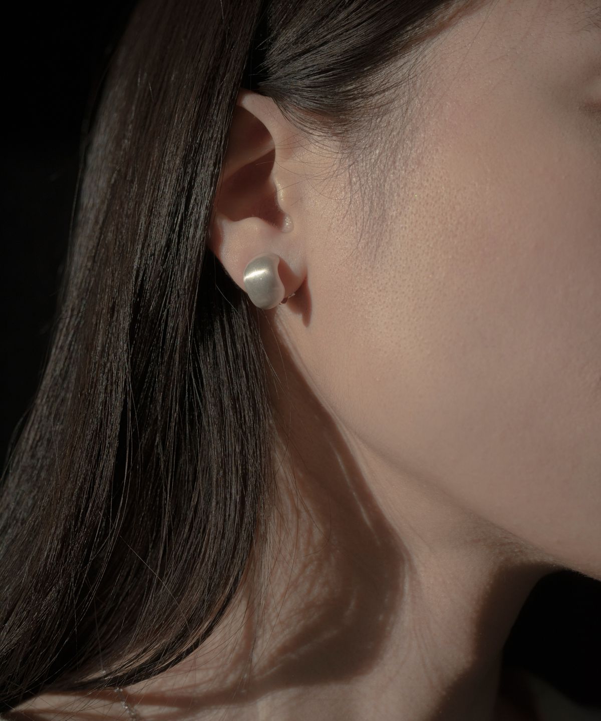 노비스도쿄(NOVICE TOKYO) 헤어라인 콩 귀걸이 Hairline Finish Beans Earring / Silver