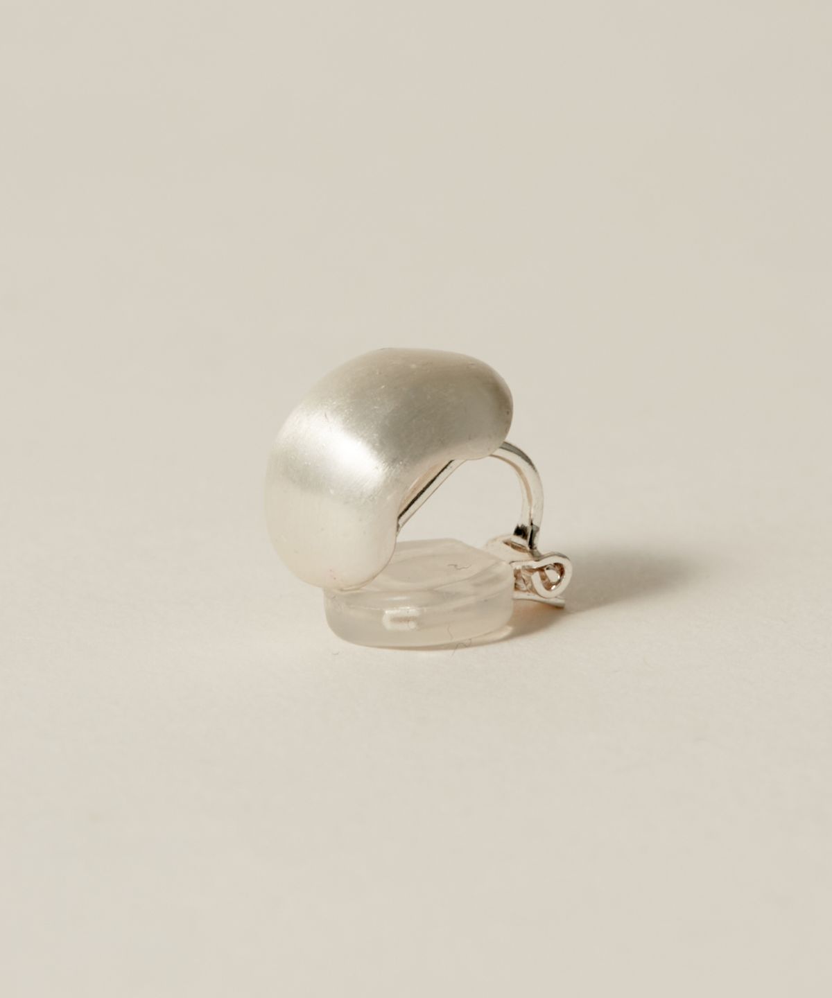 노비스도쿄(NOVICE TOKYO) 헤어라인 콩 귀걸이 Hairline Finish Beans Earring / Silver