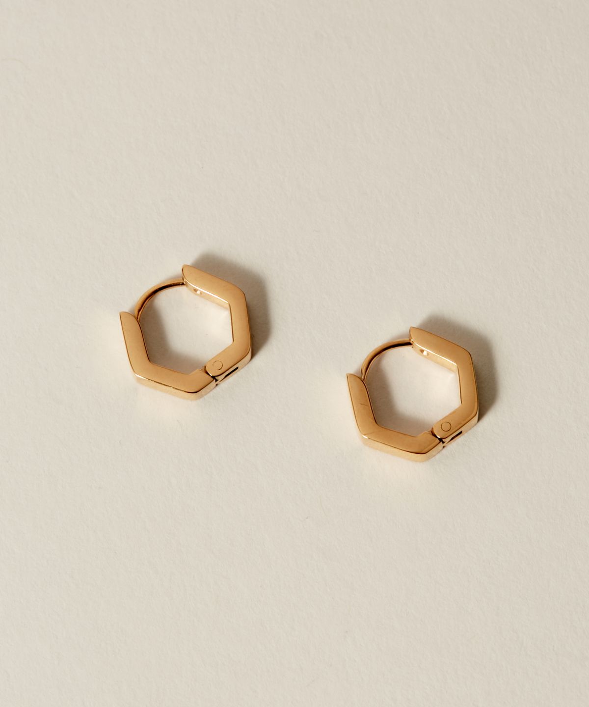노비스도쿄(NOVICE TOKYO) 육각 힌지 후프 피어스 Hinged Hexagon Hoop Pierce[Stainless] / Gold
