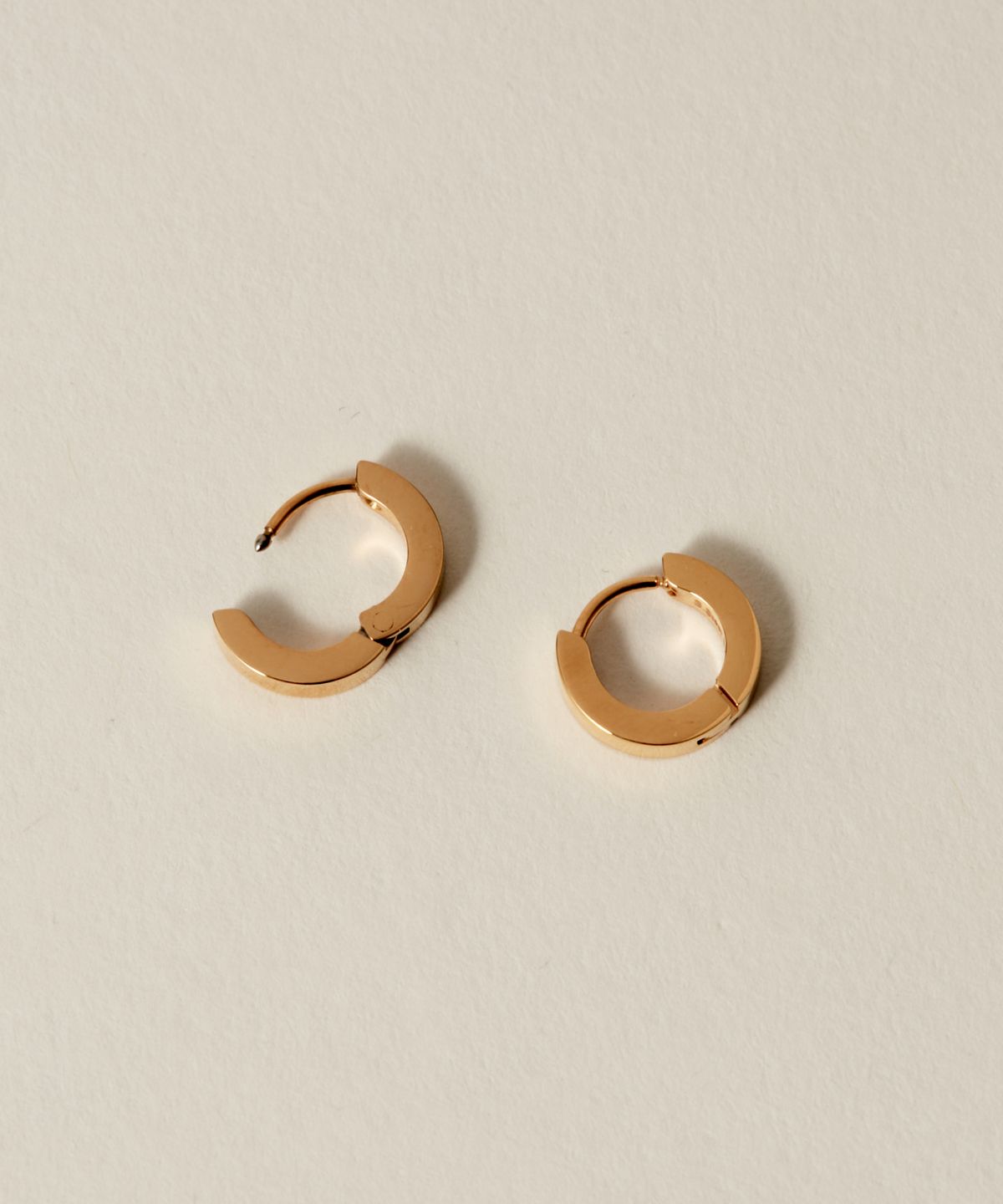 노비스도쿄(NOVICE TOKYO) 힌지 미니 후프 피어스 Hinged Mini Hoop Pierce[Stainless] / Gold