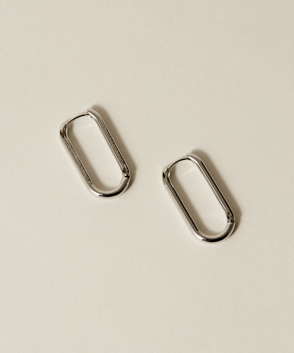 노비스도쿄(NOVICE TOKYO) 힌지 타원형 피어스 Hinged Oval Pierce / Silver