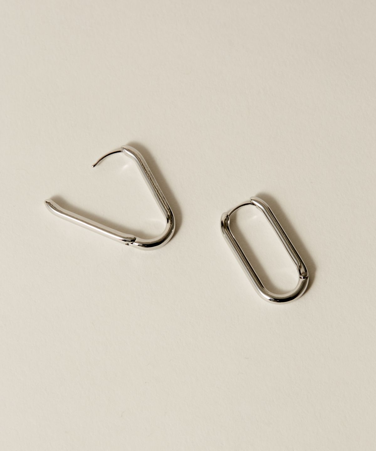 노비스도쿄(NOVICE TOKYO) 힌지 타원형 피어스 Hinged Oval Pierce / Silver