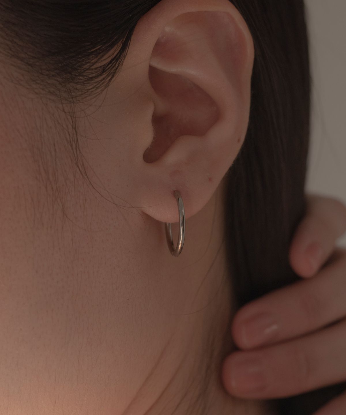 노비스도쿄(NOVICE TOKYO) 얇은 힌지 후프 피어스 Hinged Thin Hoop Pierce [Stainless] (3 Size) / Silver