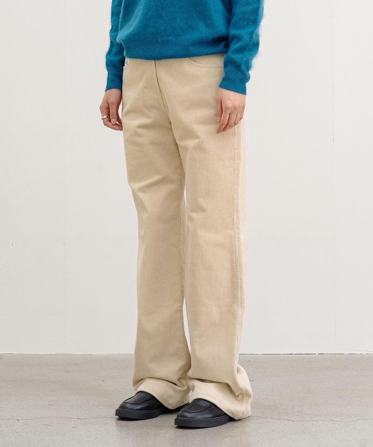 클루니(CLUNY) 8-Wale Straight Corduroy Pants - Cream