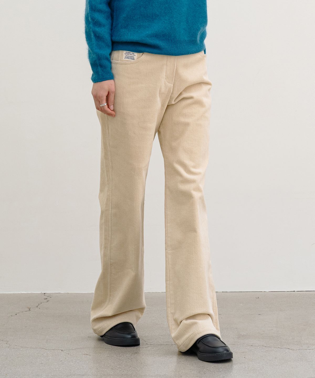 클루니(CLUNY) 8-Wale Straight Corduroy Pants - Cream