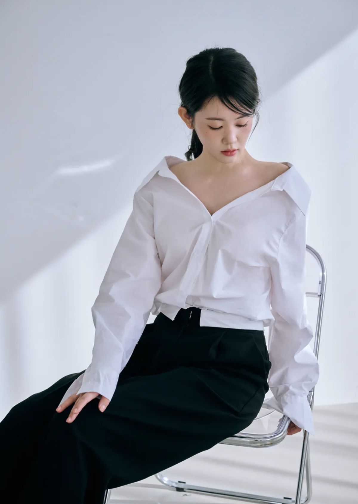 바이서우(BYSEOWOO) 미야 오프숄더 셔츠 (화이트)
