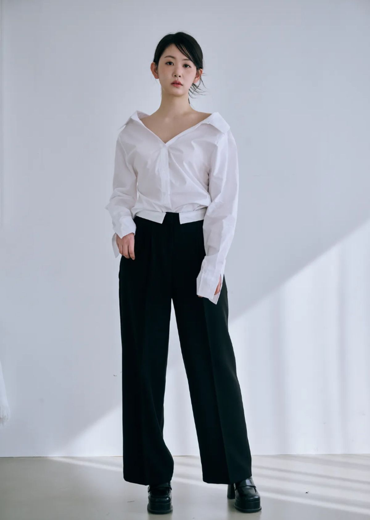 바이서우(BYSEOWOO) 미야 오프숄더 셔츠 (화이트)