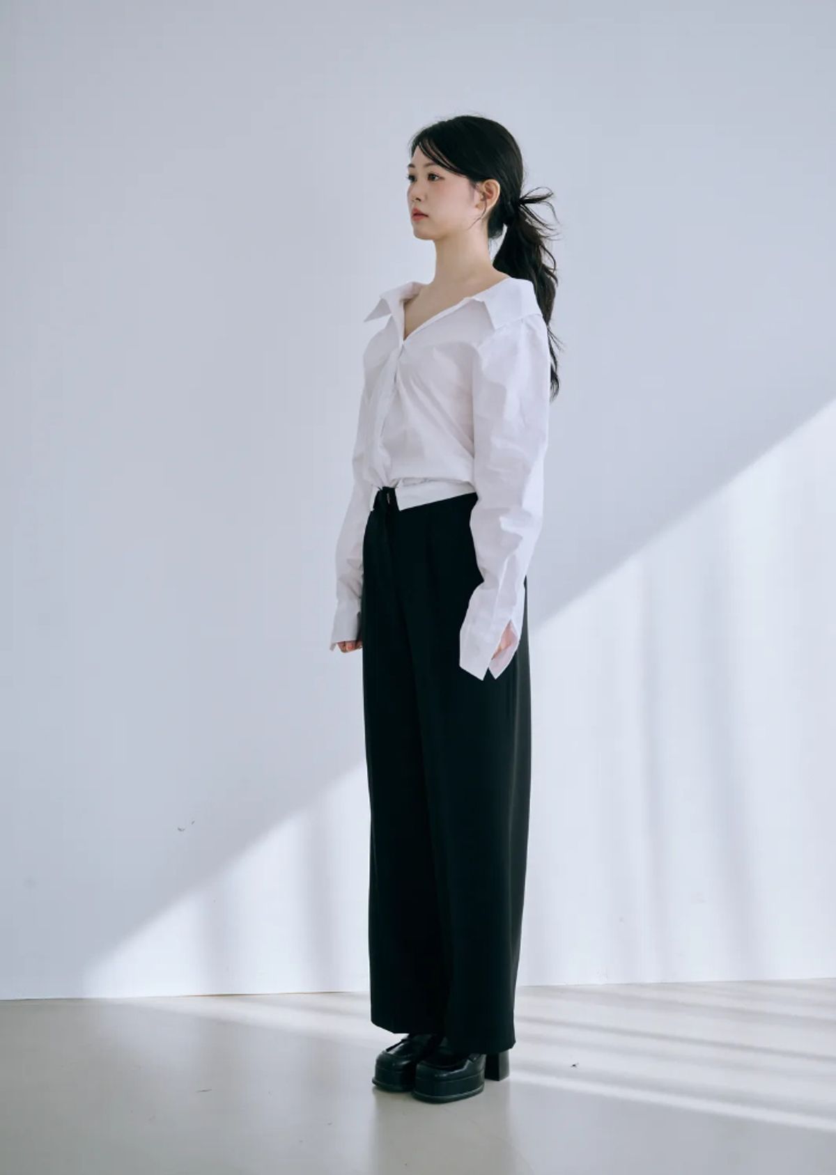 바이서우(BYSEOWOO) 미야 오프숄더 셔츠 (화이트)