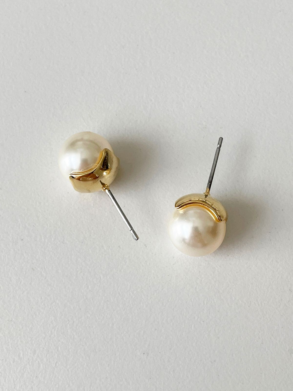 엘리오나(ELYONA) ELYONA Light Back Pearl Earrings 포인트 10mm 진주귀걸이 (Gold/Silver)