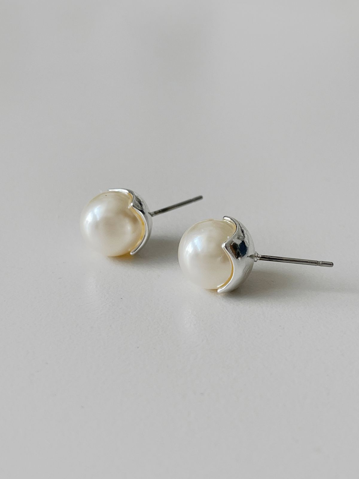 엘리오나(ELYONA) ELYONA Light Back Pearl Earrings 포인트 10mm 진주귀걸이 (Gold/Silver)