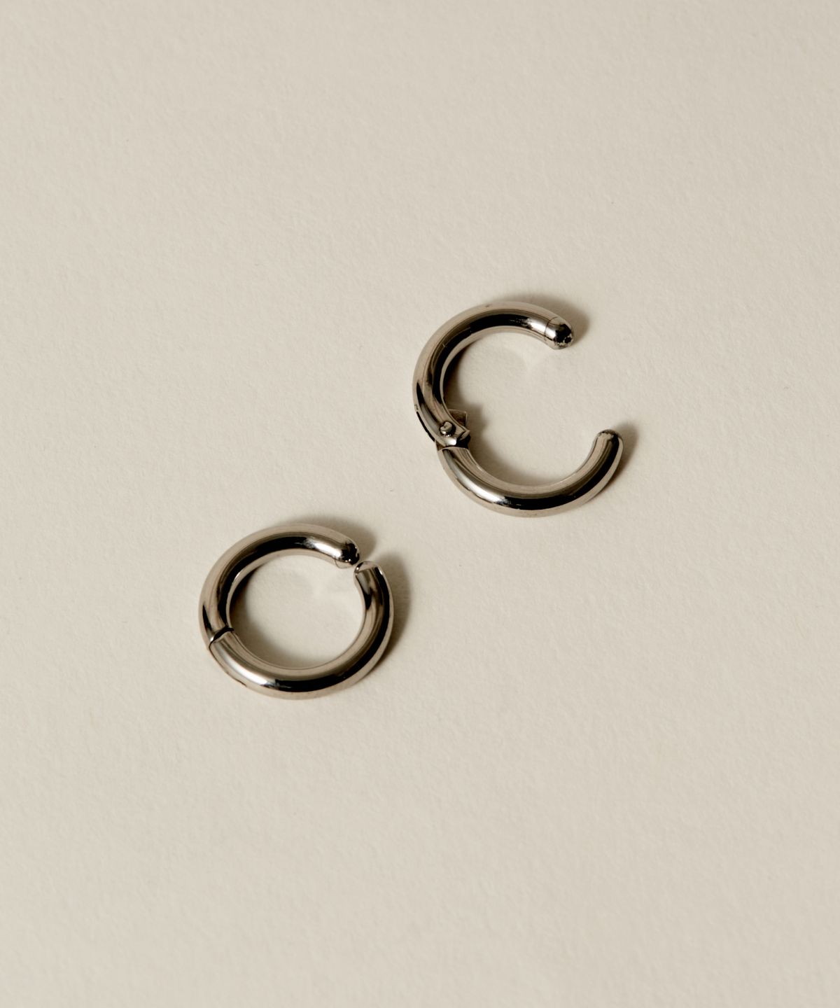 노비스도쿄(NOVICE TOKYO) 오픈 후프 이어 커프 Open Hoop Ear Cuff［Stainless］ / Silver