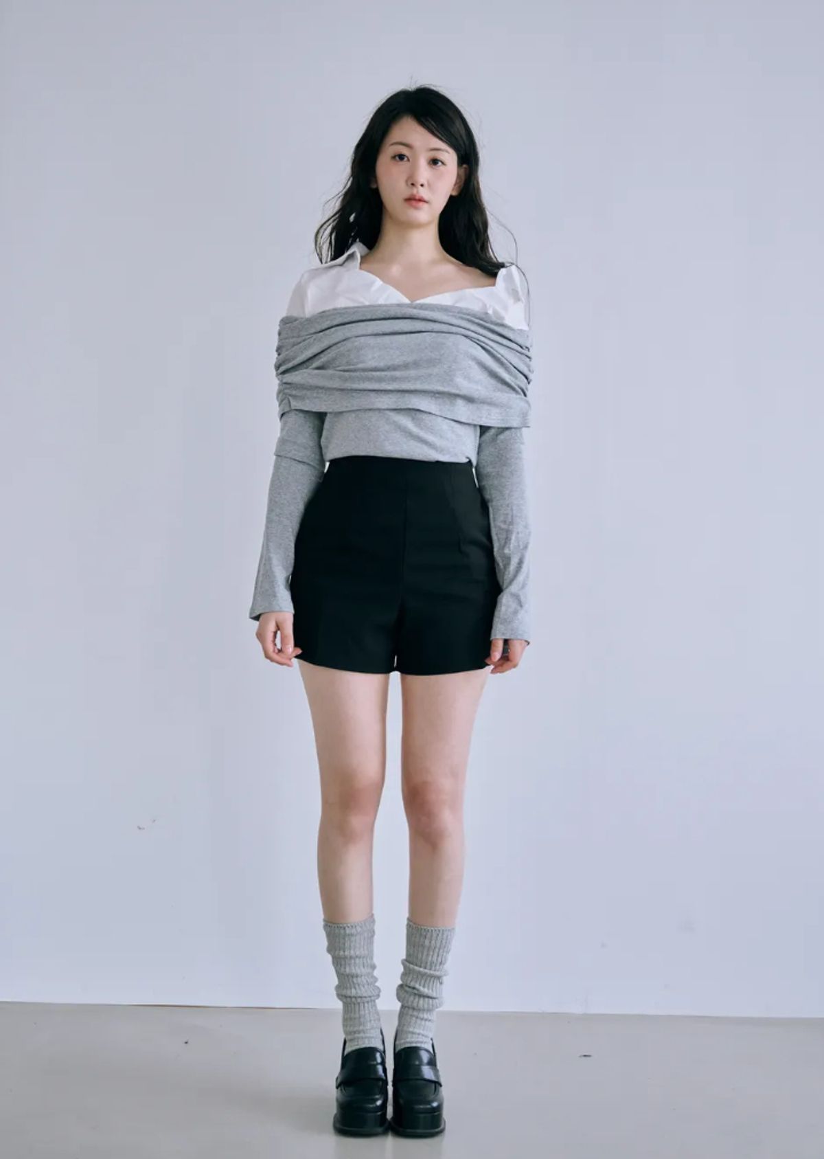 바이서우(BYSEOWOO) 제시카 오프숄더 배색 탑 (그레이)