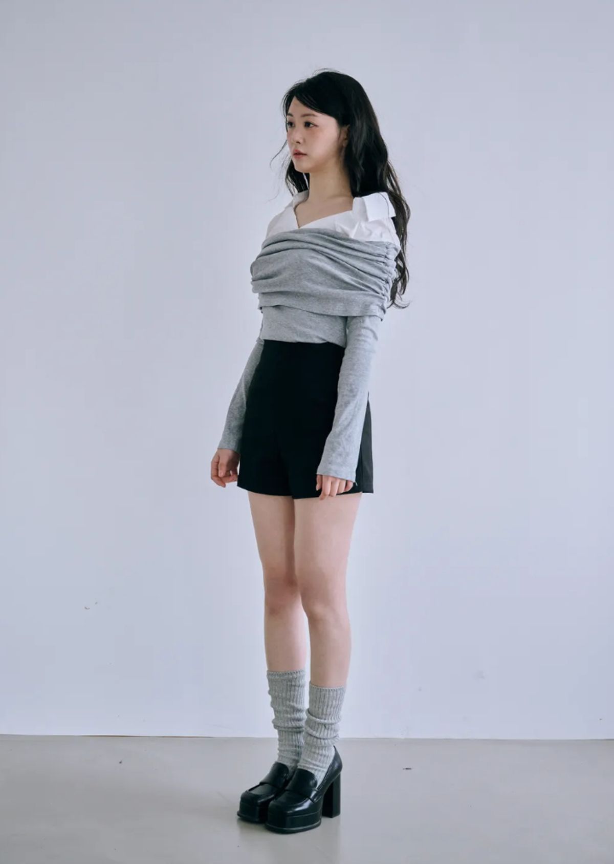 바이서우(BYSEOWOO) 제시카 오프숄더 배색 탑 (그레이)