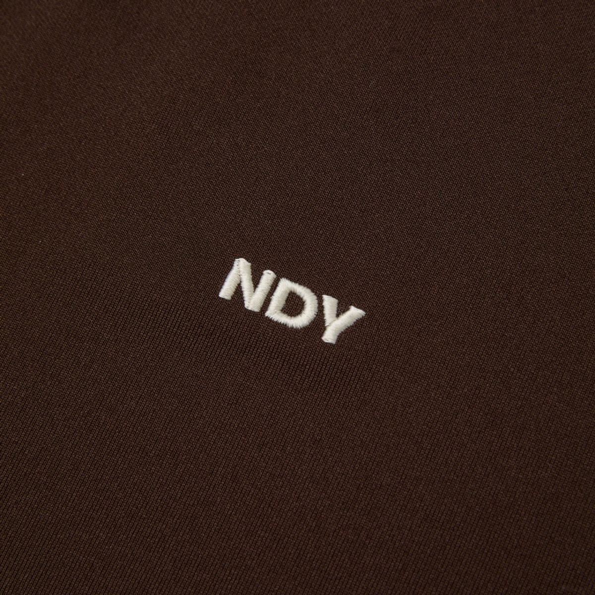 엔디와이(NDY) 미니멀 자카드 테잎 트랙 탑 브라운