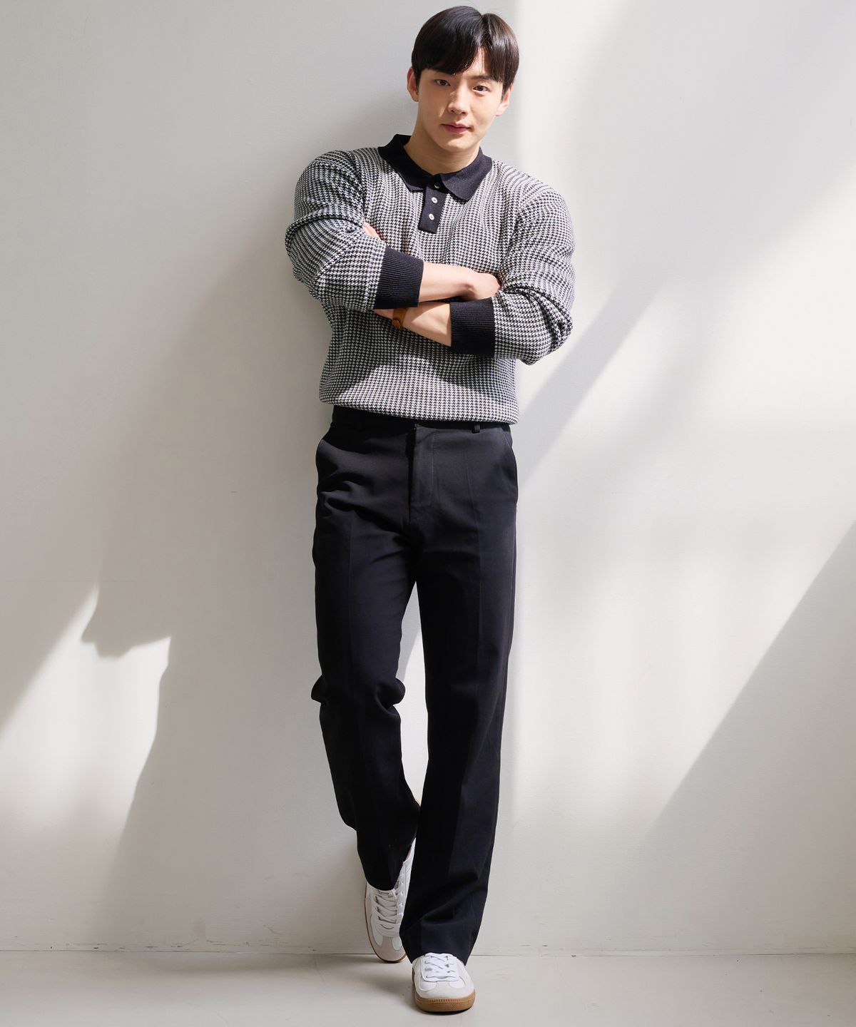 핵쿨남(HECKCOOLNAM) 어깨넓어보이는 머슬핏 울 깅엄 체크 카라 니트 긴팔