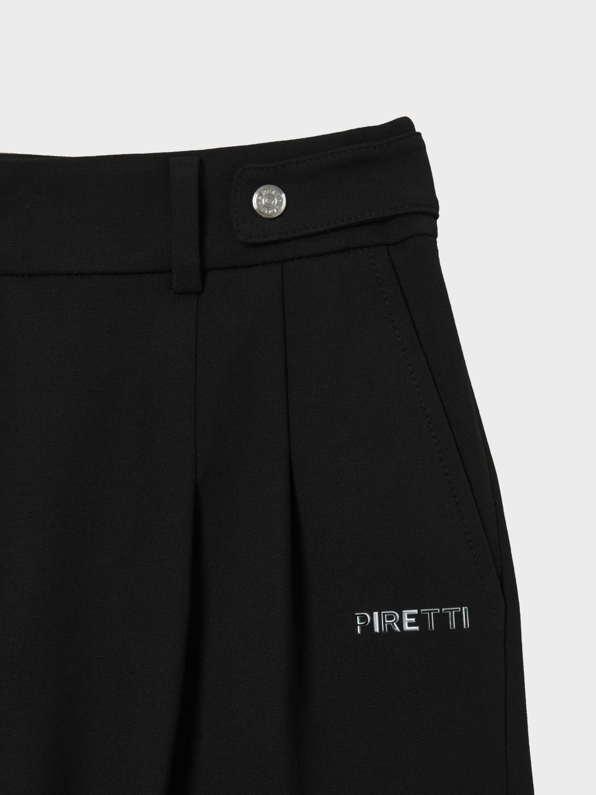 피레티(PIRETTI) 캡슐 버뮤다 W_Black