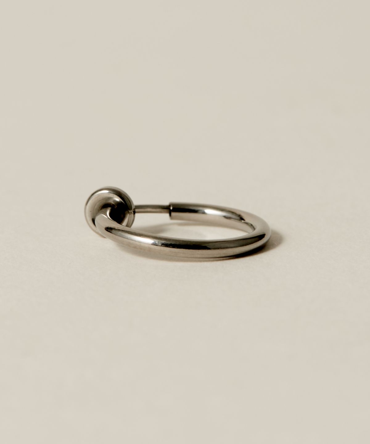 노비스도쿄(NOVICE TOKYO) 심플 후프 귀걸이 Simple Hoop Earring [Stainless]  / Silver