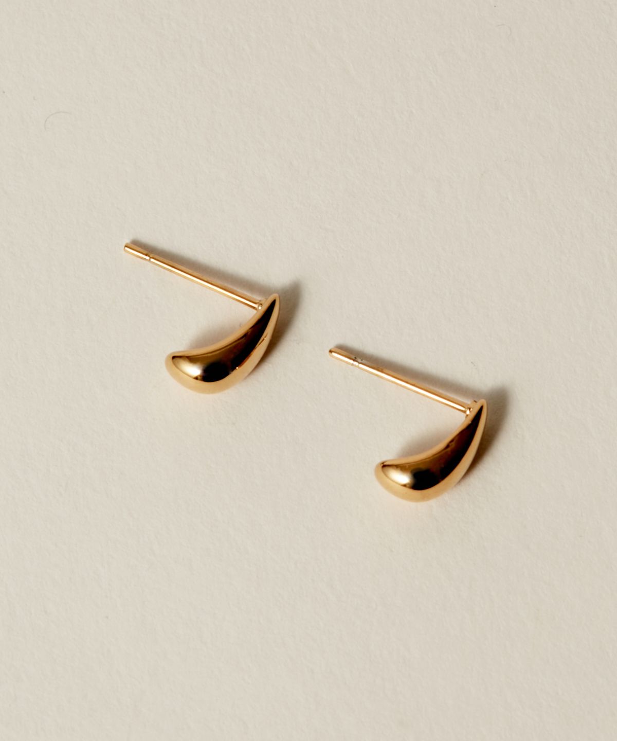 노비스도쿄(NOVICE TOKYO) 타이니 드롭 피어스 Tiny Drop Pierce [Stainless] / Gold