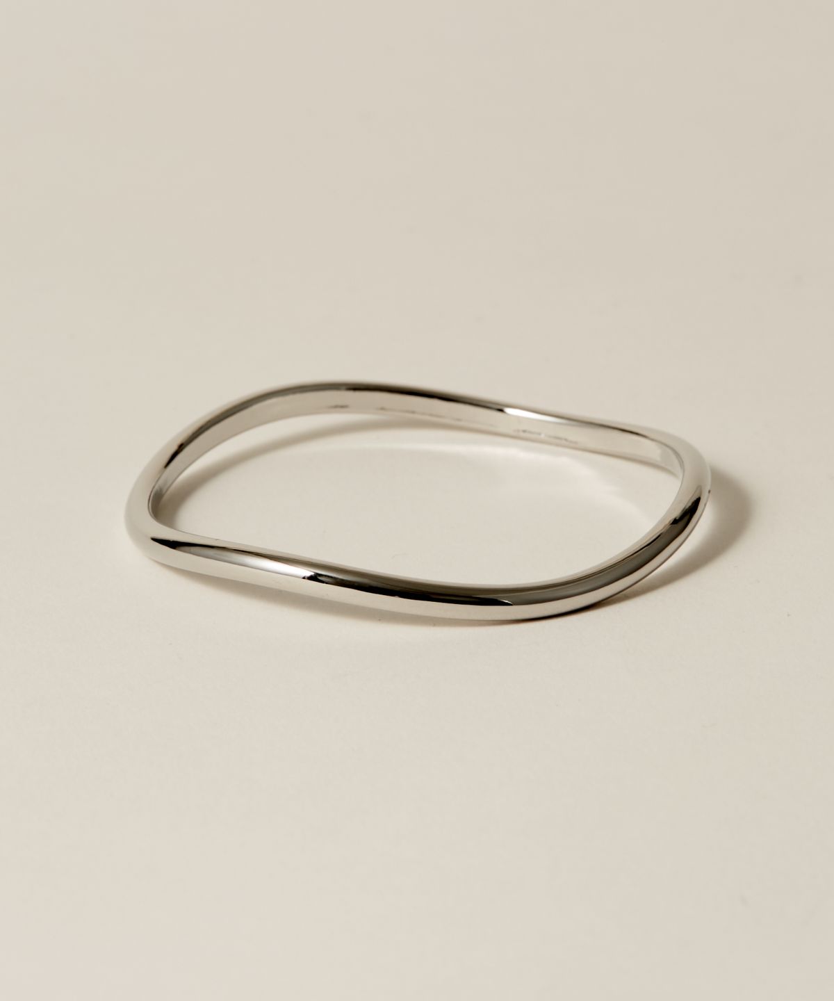 노비스도쿄(NOVICE TOKYO) 물결 링 뱅글 Undulating Ring Bangle / Silver