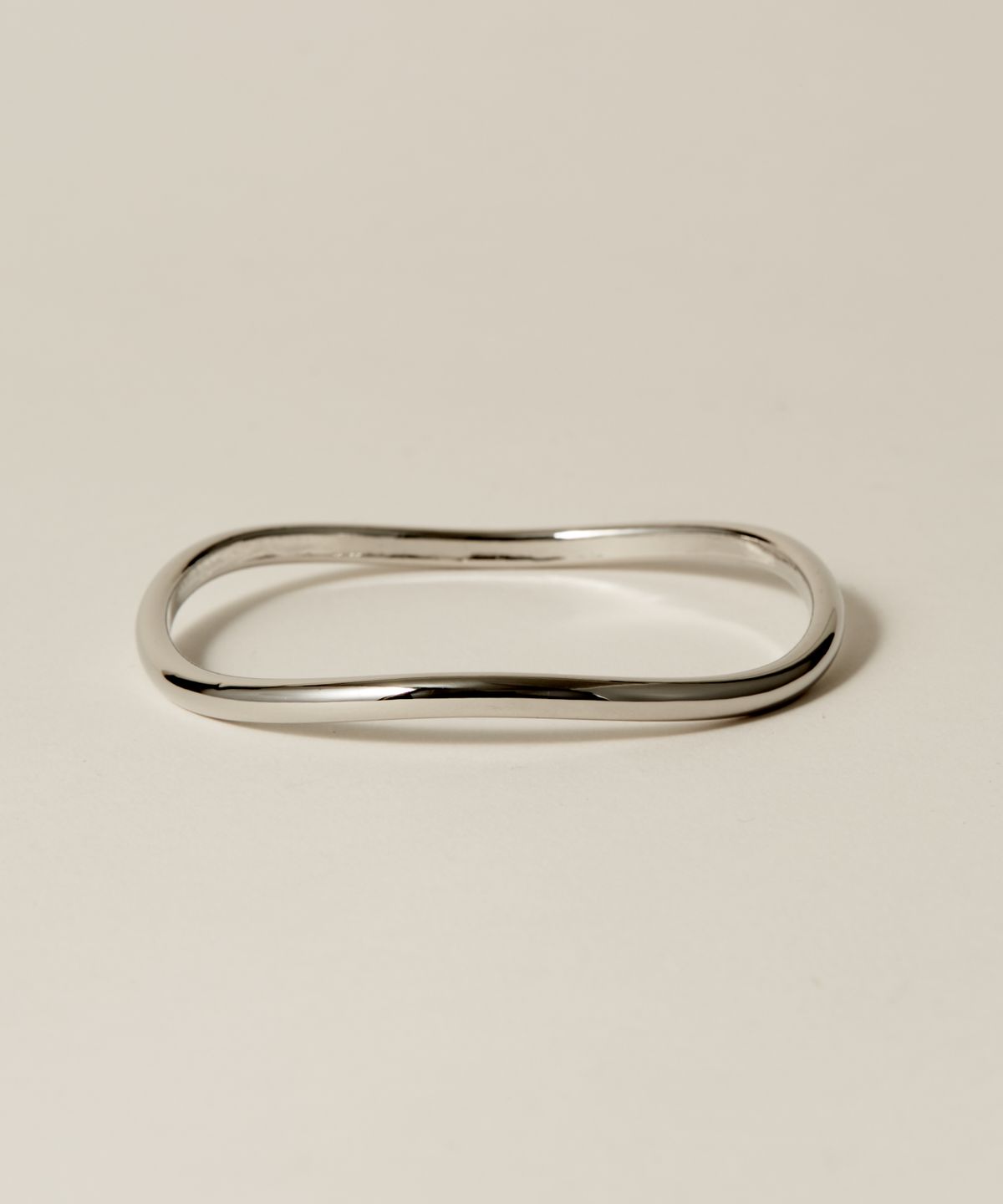 노비스도쿄(NOVICE TOKYO) 물결 링 뱅글 Undulating Ring Bangle / Silver
