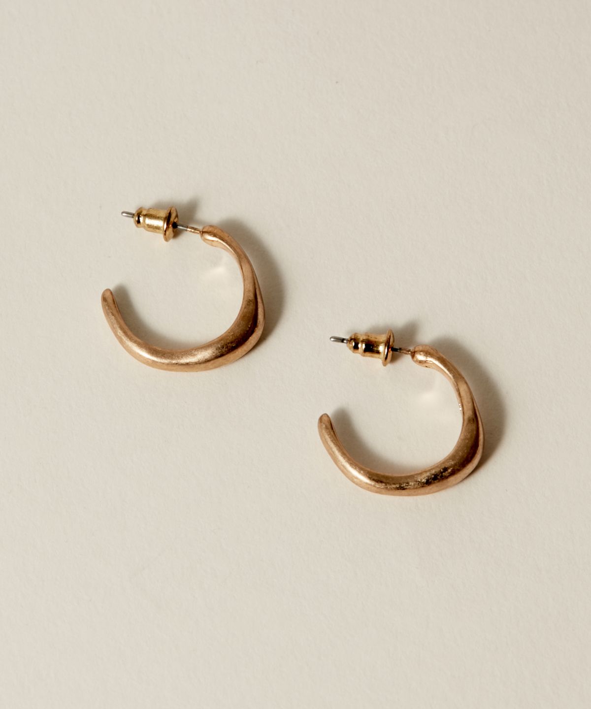 노비스도쿄(NOVICE TOKYO) 빈티지 뉘앙스 후프 피어스 Vintage Nuance Hoop Pierce / Gold
