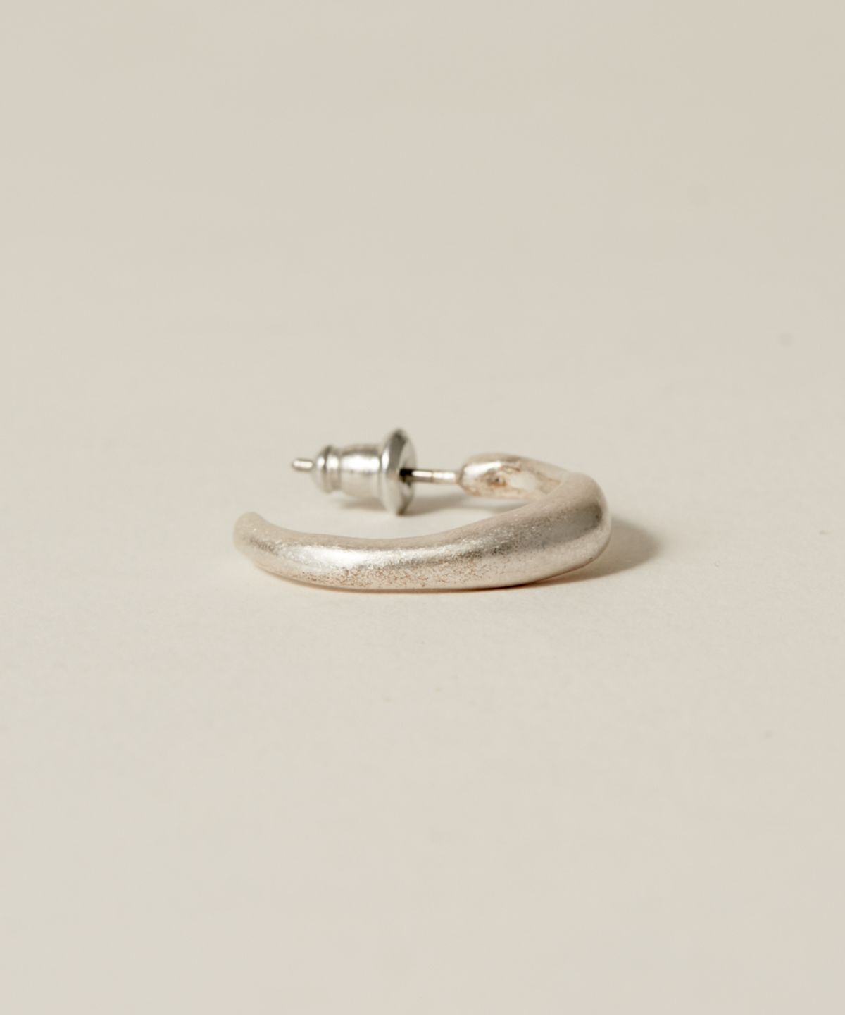 노비스도쿄(NOVICE TOKYO) 빈티지 뉘앙스 후프 피어스 Vintage Nuance Hoop Pierce / Silver