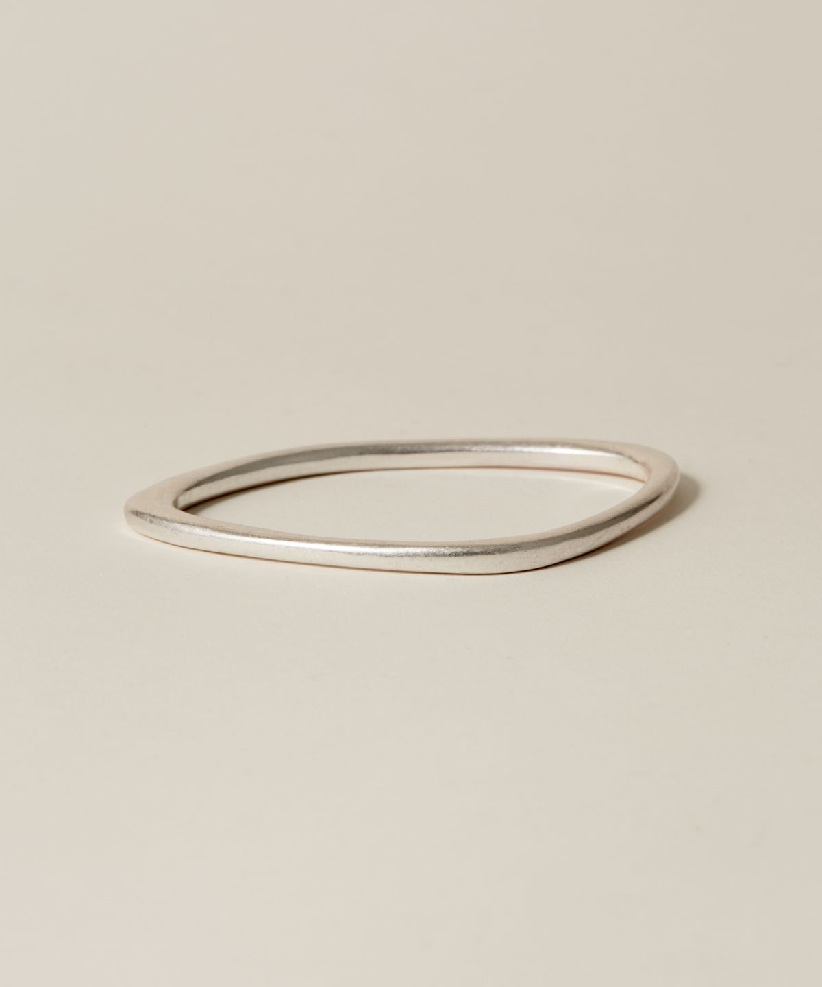 노비스도쿄(NOVICE TOKYO) 빈티지 사각 뱅글 Vintage Rectangle Bangle / Silver