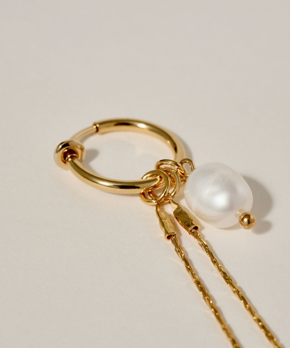 노비스도쿄(NOVICE TOKYO) 바로크 진주 체인 귀걸이 Baroque Pearl Chain Earring / Gold