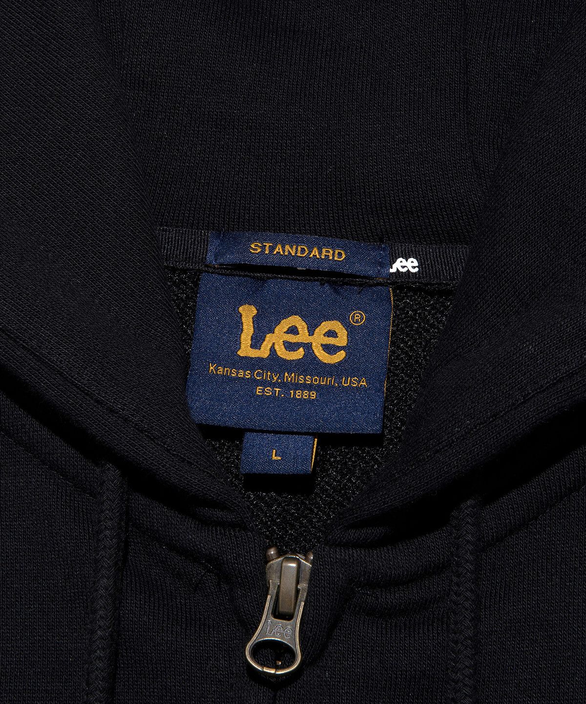 리(LEE) 스몰 트위치 로고 후드 집업 블랙
