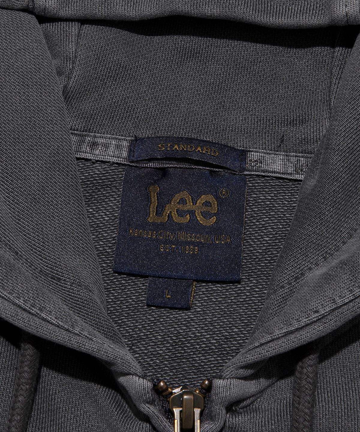 리(LEE) 다이드 라벨 후드 집업 피그먼트 챠콜