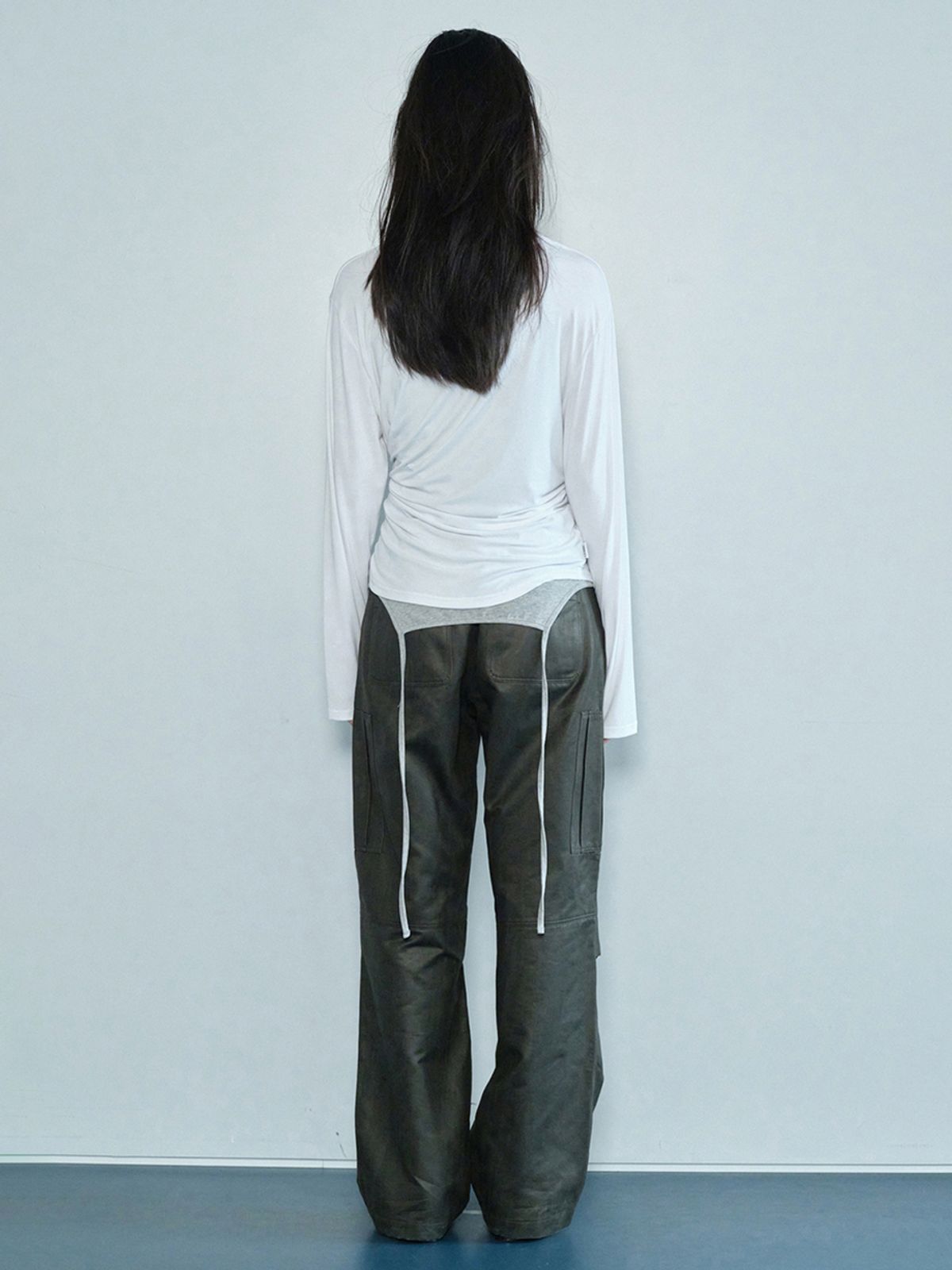 세릭(CERRIC) LEATHER ZIPPER PANTS / KHAKI
