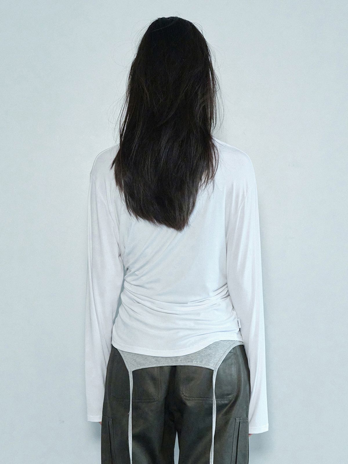 세릭(CERRIC) Button Henley Neck Top _ White