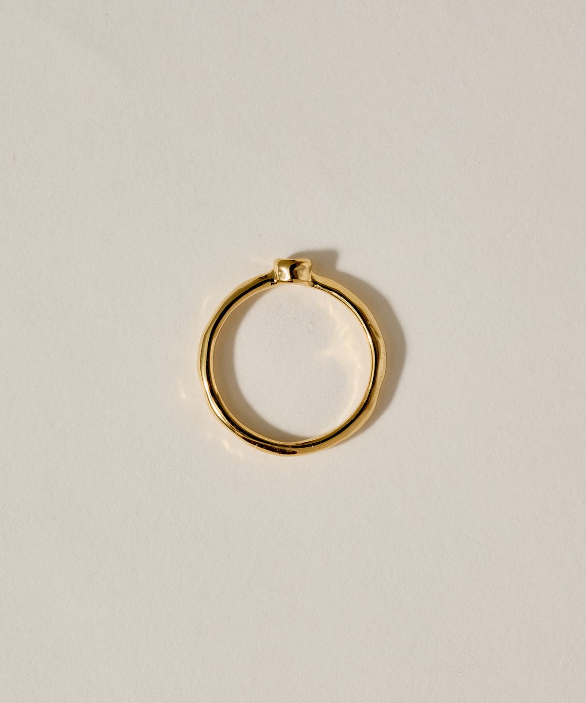 노비스도쿄(NOVICE TOKYO) 스몰 클래식 스톤 모티프 링 Small Classic Stone Motif Ring / Gold