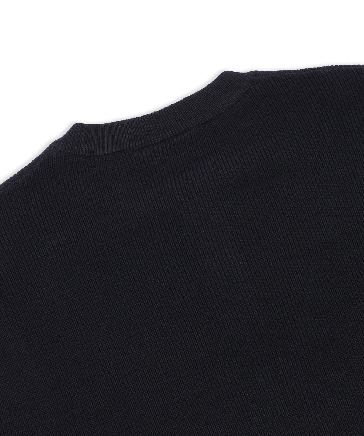 엑스톤즈(XTONZ) XTK166 루즈핏 헨리넥 풀오버 니트 (BLACK)