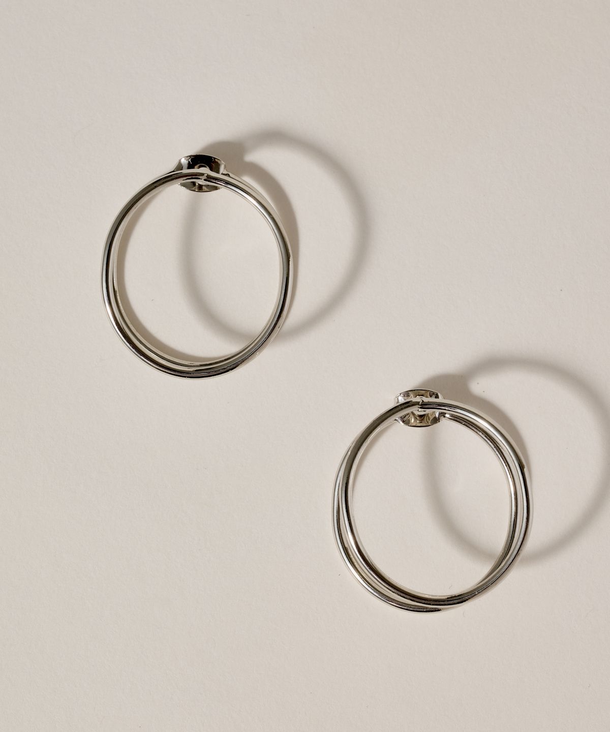 노비스도쿄(NOVICE TOKYO) 더블 뉘앙스 서클 피어스 Double Nuance Circle Pierce / Silver