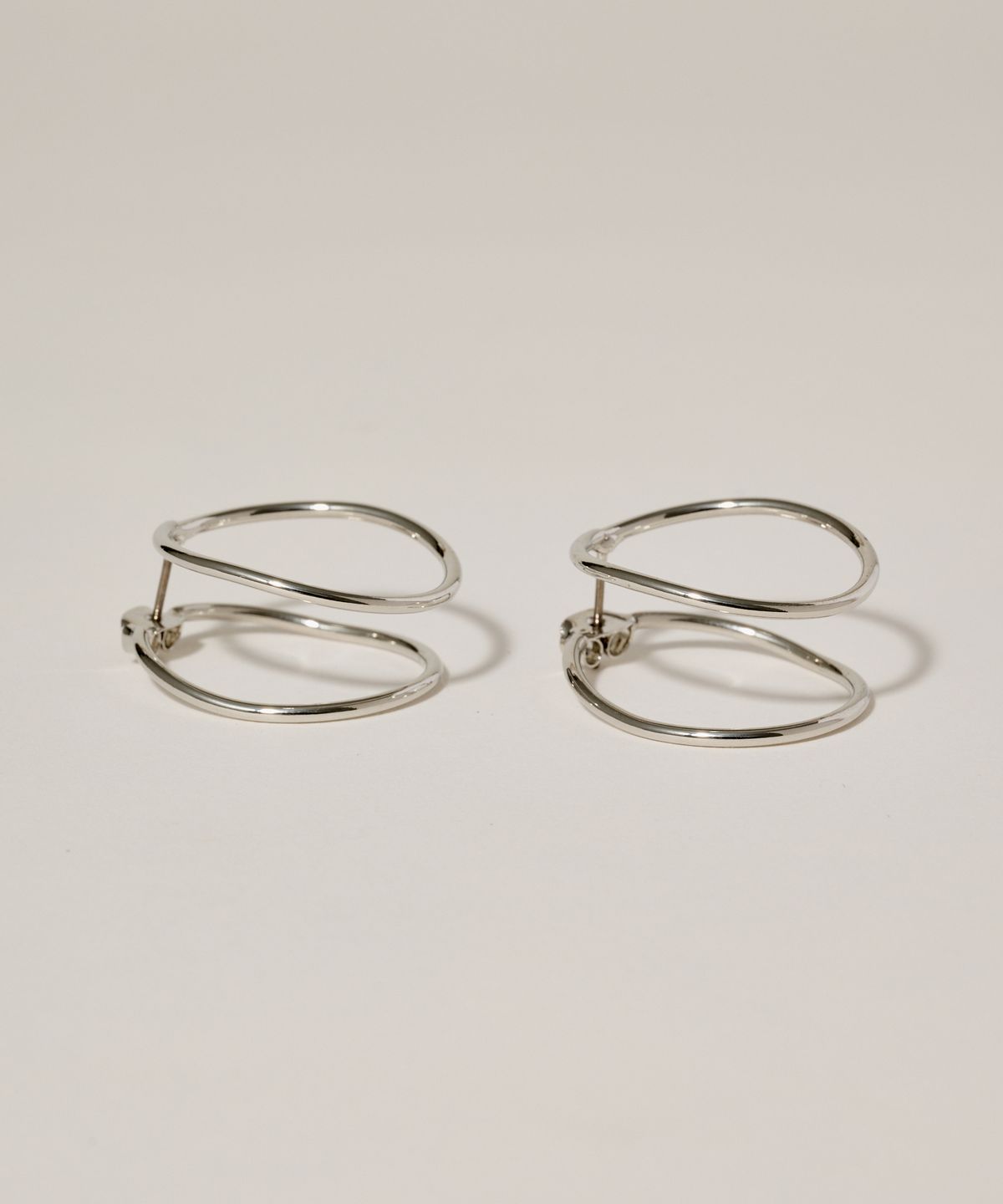 노비스도쿄(NOVICE TOKYO) 더블 뉘앙스 서클 피어스 Double Nuance Circle Pierce / Silver