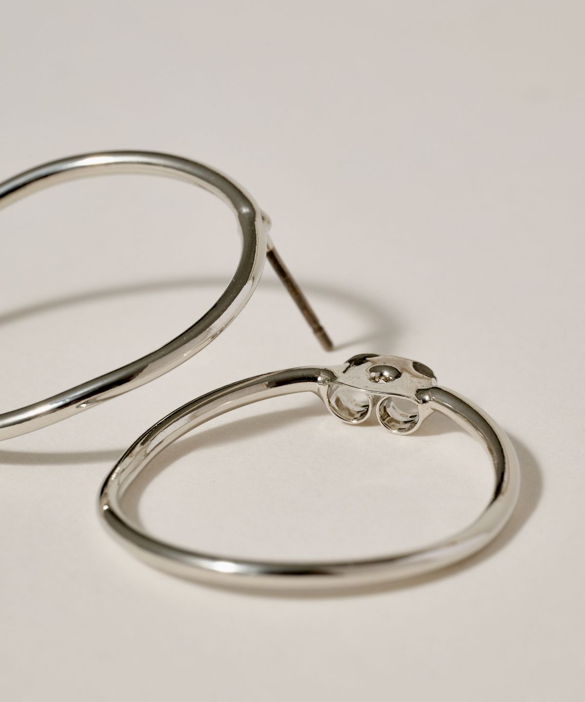 노비스도쿄(NOVICE TOKYO) 더블 뉘앙스 서클 피어스 Double Nuance Circle Pierce / Silver