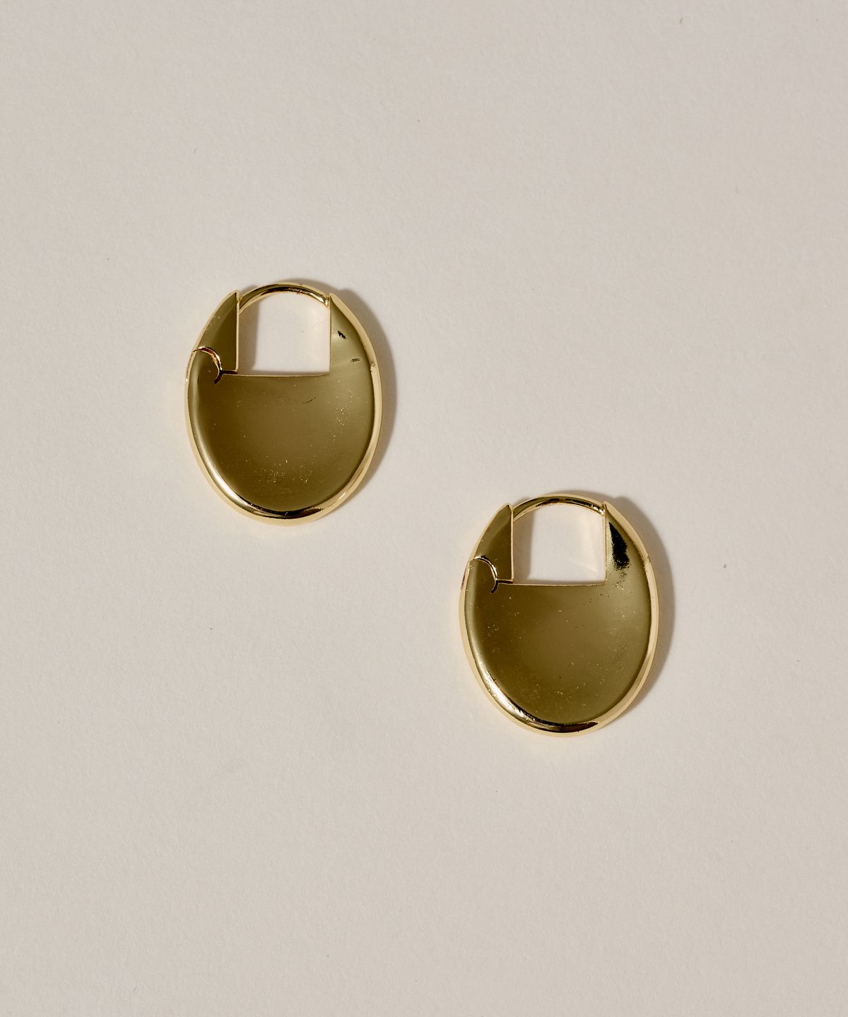 노비스도쿄(NOVICE TOKYO) 힌지 오벌 플레이트 피어스 Hinged Oval Plate Pierce / One color