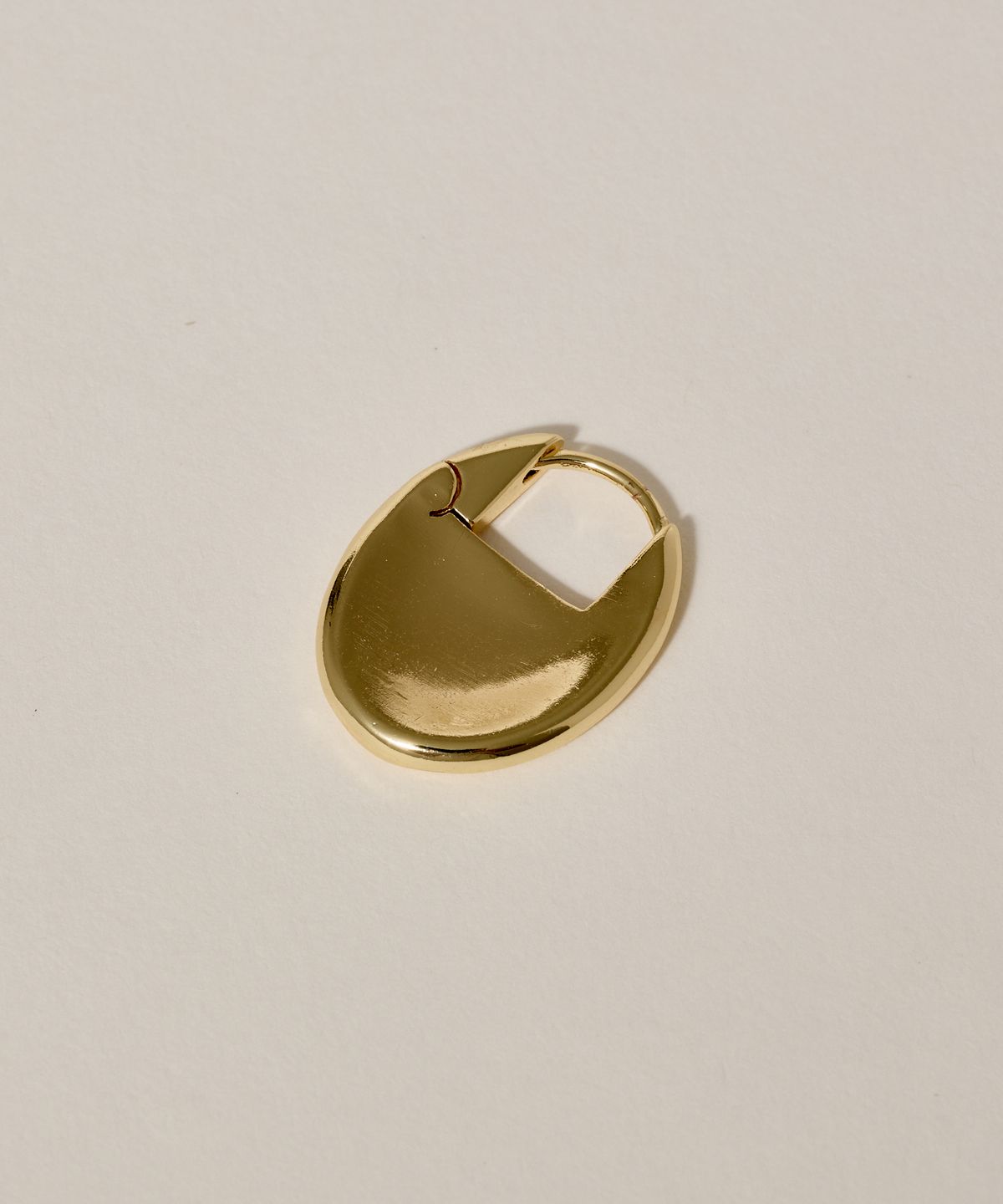 노비스도쿄(NOVICE TOKYO) 힌지 오벌 플레이트 피어스 Hinged Oval Plate Pierce / One color
