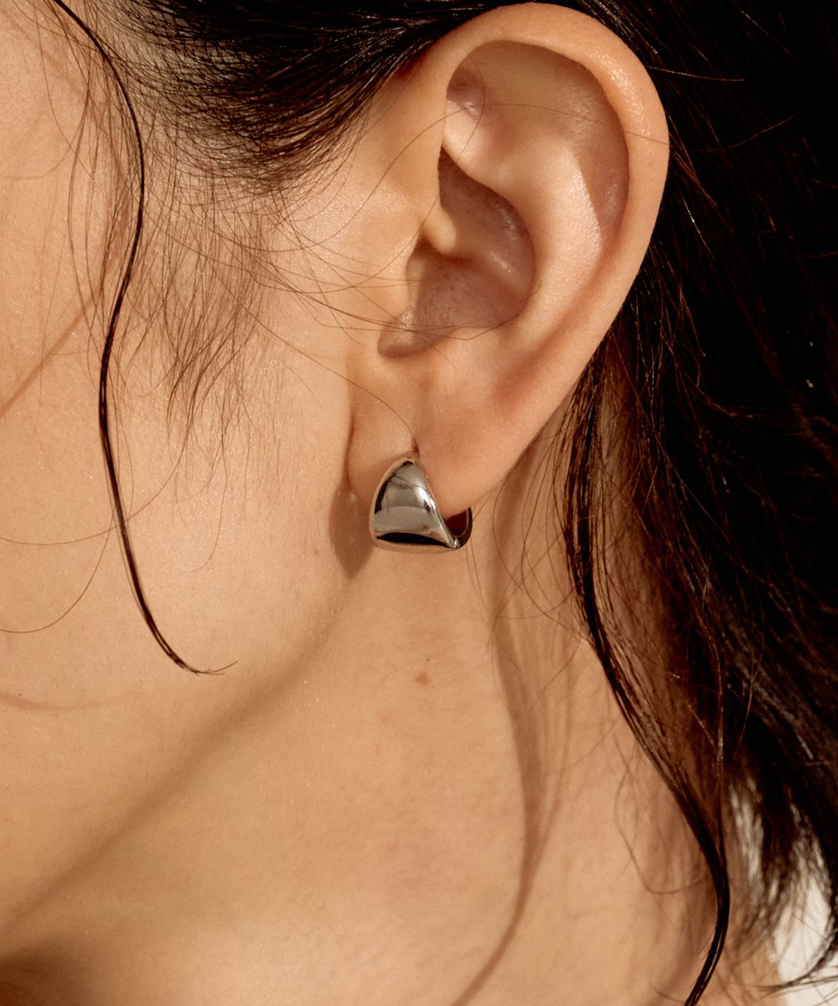 노비스도쿄(NOVICE TOKYO) 힌지 삼각 피어스 Hinged Triangle Pierce / Silver